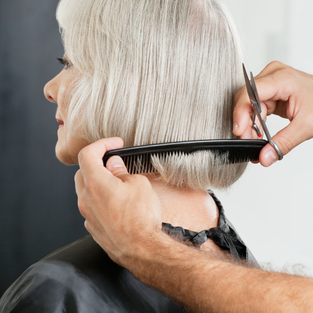 Trzy krótkie fryzury dla seniorek. Pokaż fryzjerowi te zdjęcia